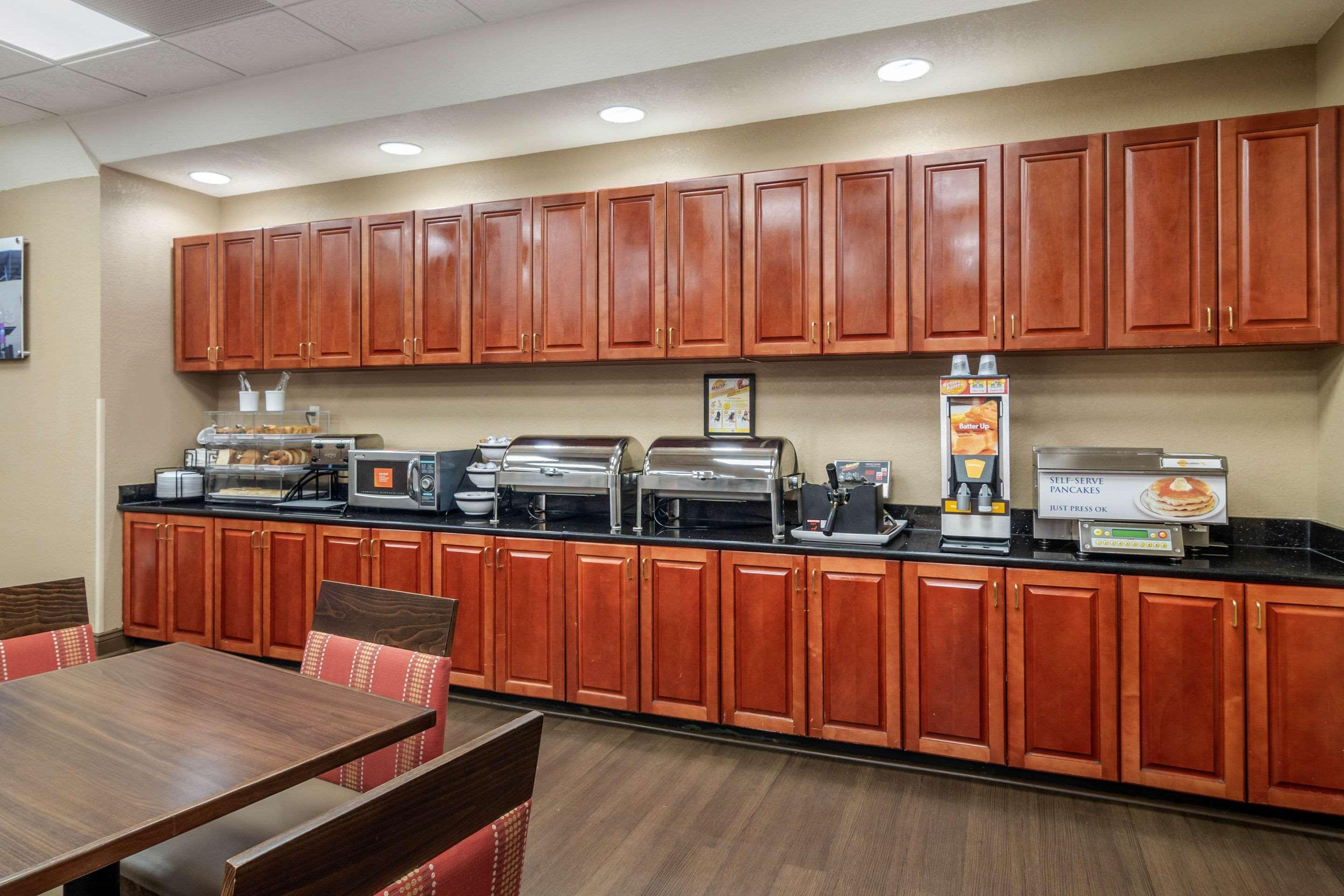 Comfort Inn & Suites Atlanta-Smyrna Екстер'єр фото
