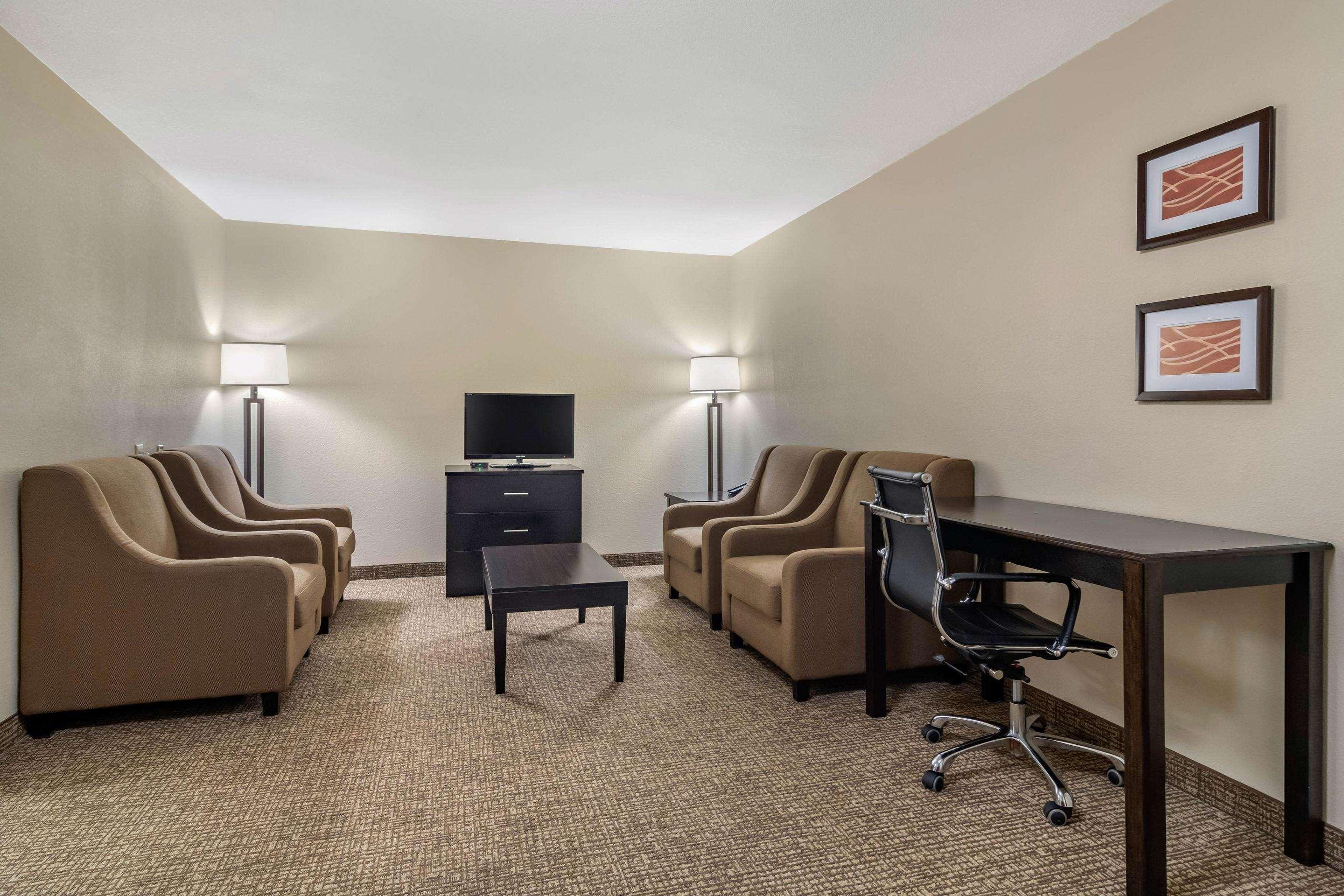 Comfort Inn & Suites Atlanta-Smyrna Екстер'єр фото