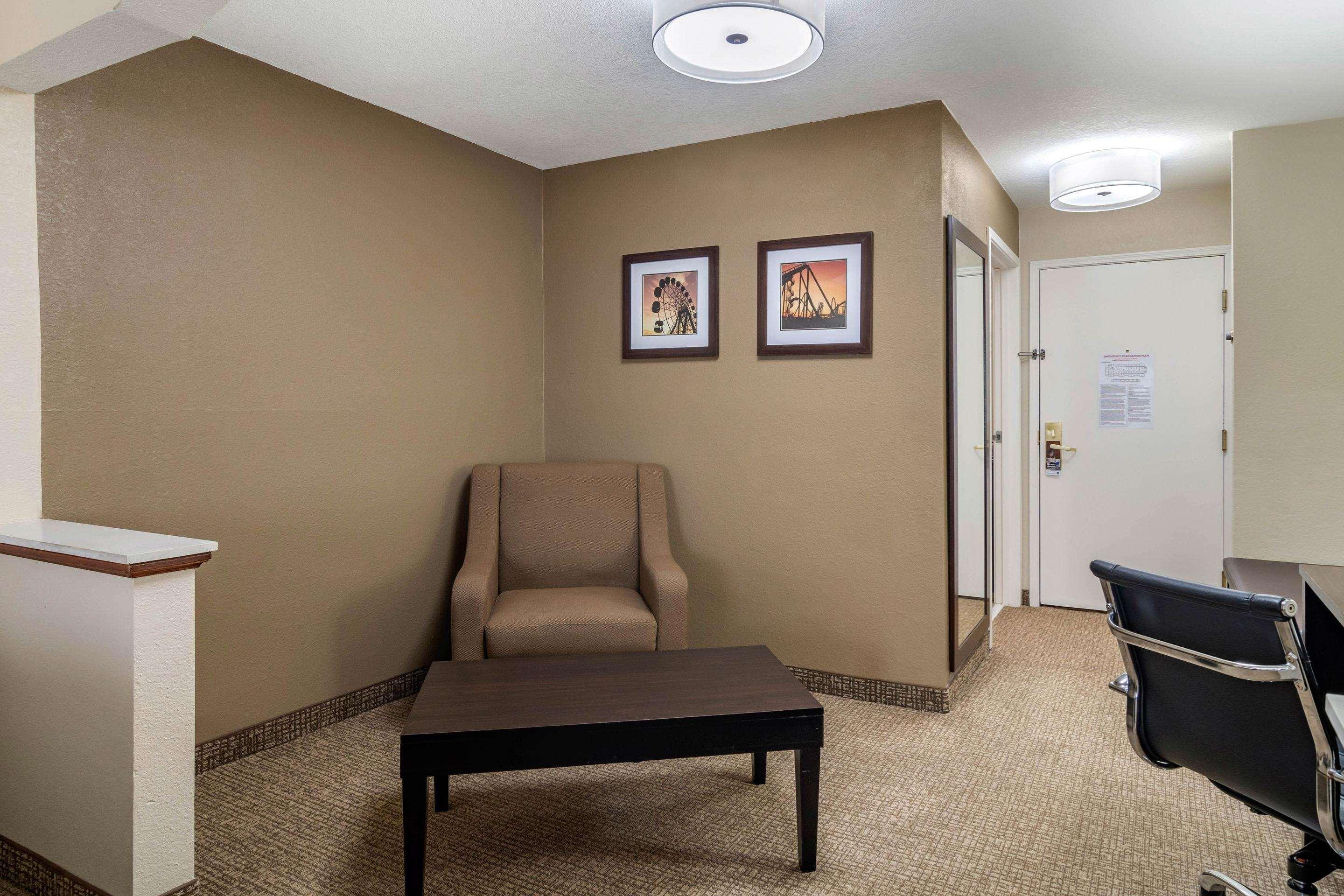 Comfort Inn & Suites Atlanta-Smyrna Екстер'єр фото